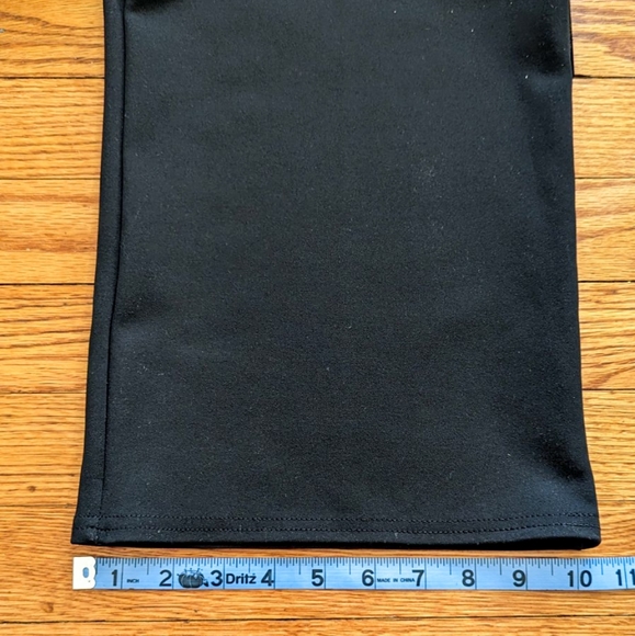 SOLD 🚫 Chic Petite Black & White Color Block Cross Front Neck Jumpsuit - Picture 12 of 16